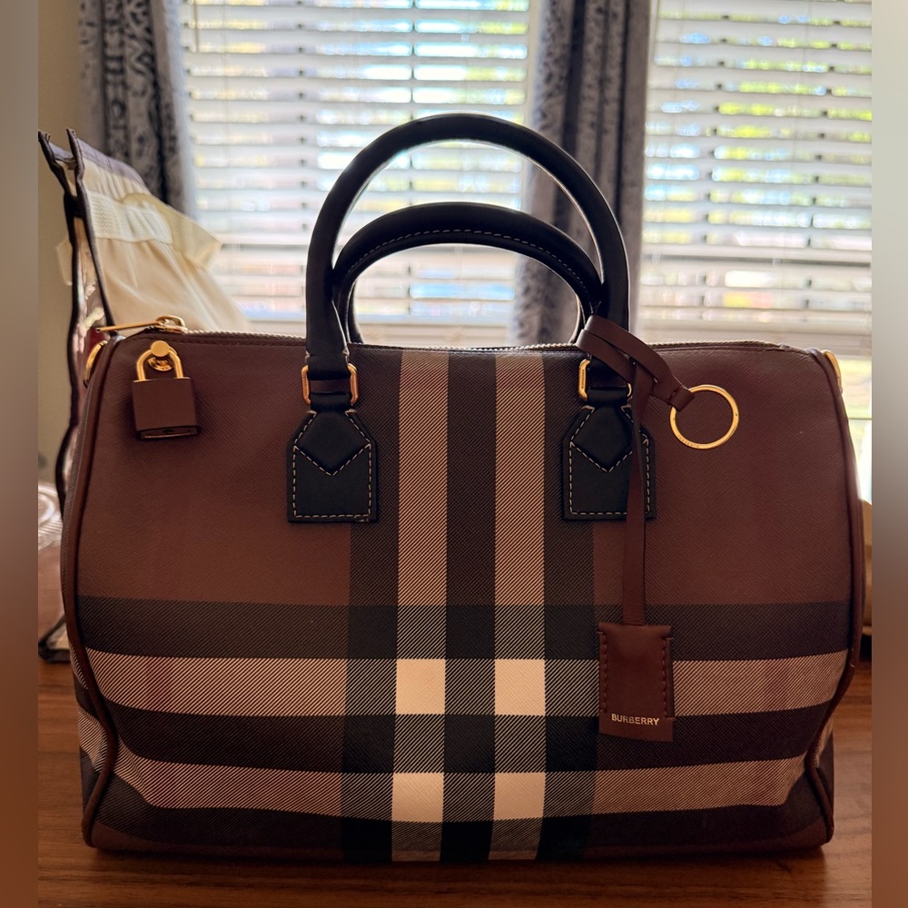 Burberry Bowling Bag - Medium
Authentic